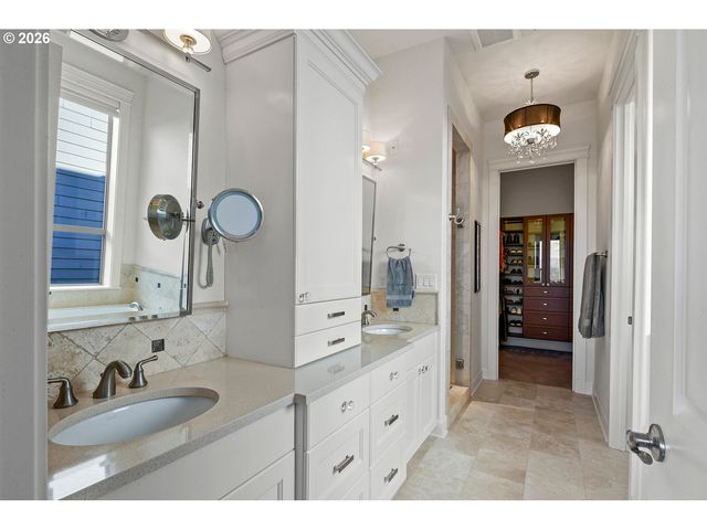 12481 Se VERLIE St, Happy Valley, OR 97086