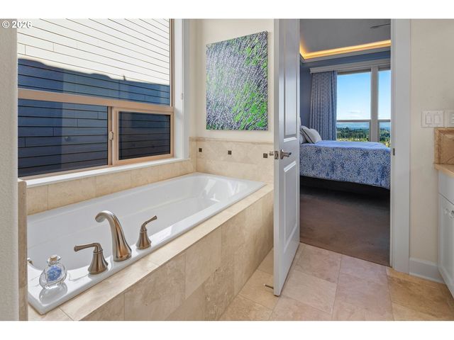 12481 Se VERLIE St, Happy Valley, OR 97086