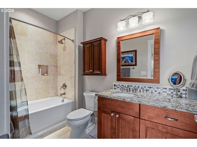 12481 Se VERLIE St, Happy Valley, OR 97086