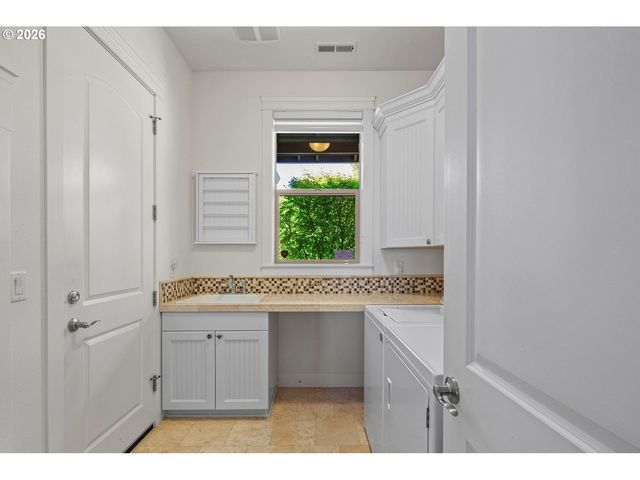 12481 Se VERLIE St, Happy Valley, OR 97086