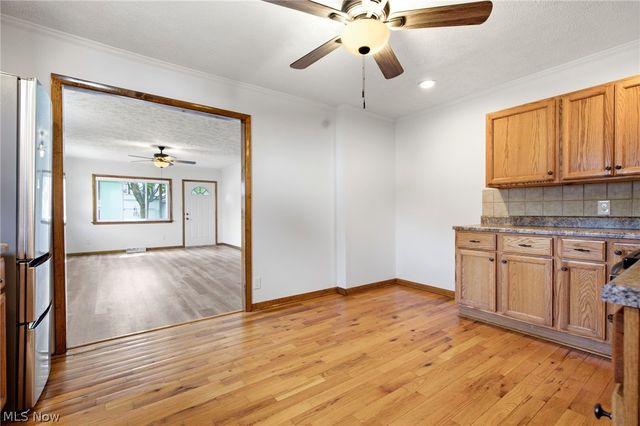 33749 Kenilworth Road, Eastlake, OH 44095