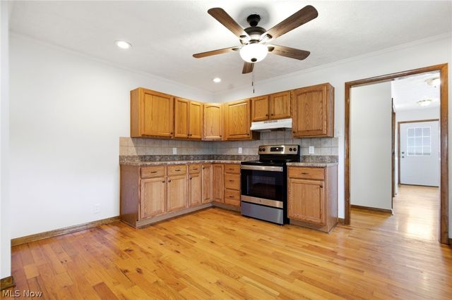 33749 Kenilworth Road, Eastlake, OH 44095