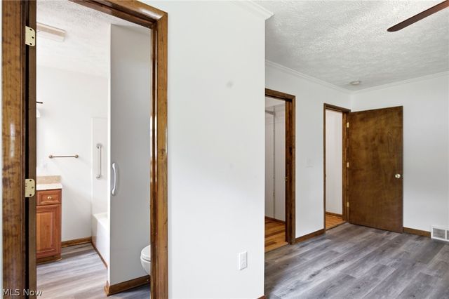 33749 Kenilworth Road, Eastlake, OH 44095