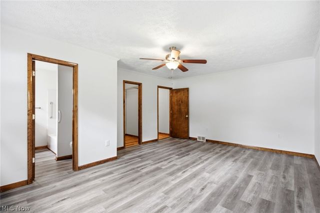 33749 Kenilworth Road, Eastlake, OH 44095