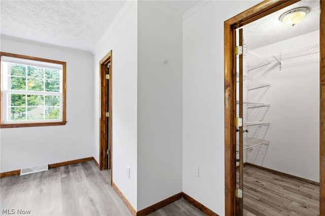 33749 Kenilworth Road, Eastlake, OH 44095