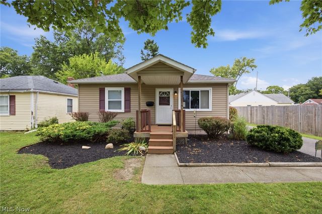 33749 Kenilworth Road, Eastlake, OH 44095