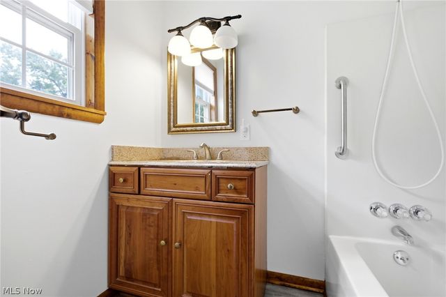 33749 Kenilworth Road, Eastlake, OH 44095