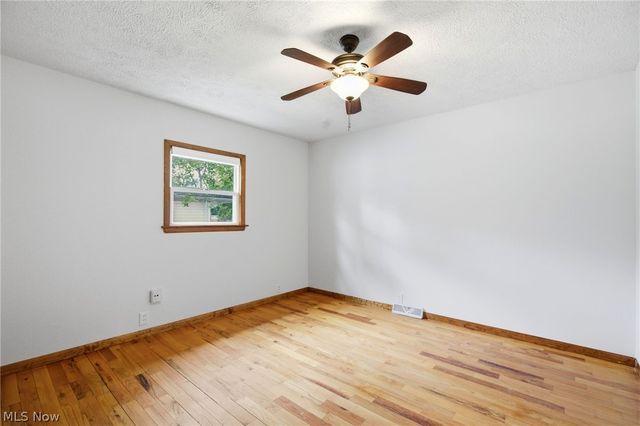 33749 Kenilworth Road, Eastlake, OH 44095