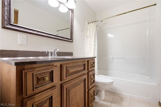 33749 Kenilworth Road, Eastlake, OH 44095