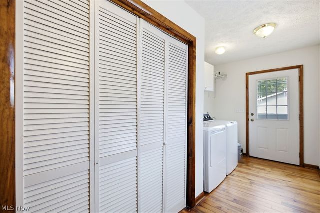 33749 Kenilworth Road, Eastlake, OH 44095