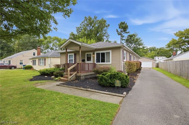 33749 Kenilworth Road, Eastlake, OH 44095
