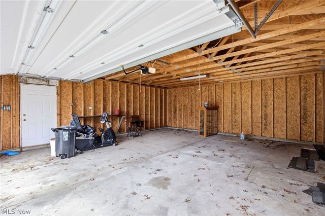33749 Kenilworth Road, Eastlake, OH 44095