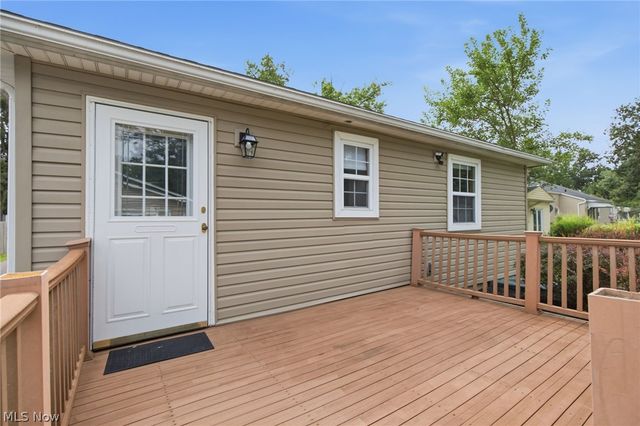 33749 Kenilworth Road, Eastlake, OH 44095