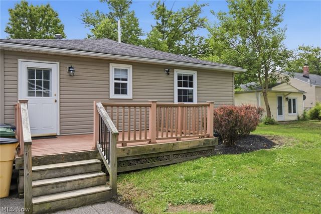 33749 Kenilworth Road, Eastlake, OH 44095