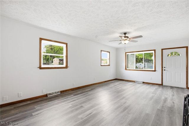 33749 Kenilworth Road, Eastlake, OH 44095