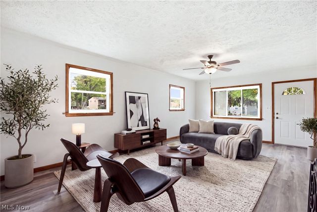 33749 Kenilworth Road, Eastlake, OH 44095