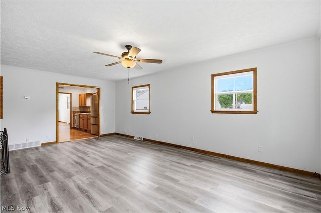 33749 Kenilworth Road, Eastlake, OH 44095