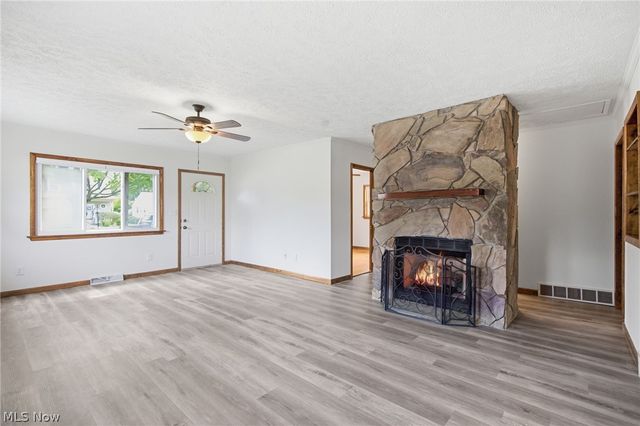 33749 Kenilworth Road, Eastlake, OH 44095