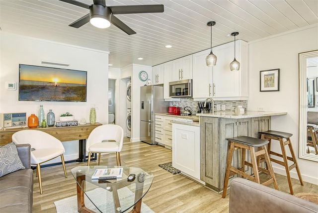 3545 LONGMEADOW 23, Sarasota, FL 34235