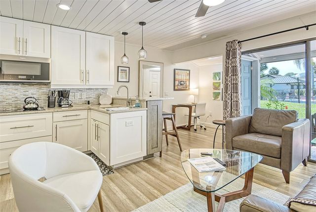 3545 LONGMEADOW 23, Sarasota, FL 34235