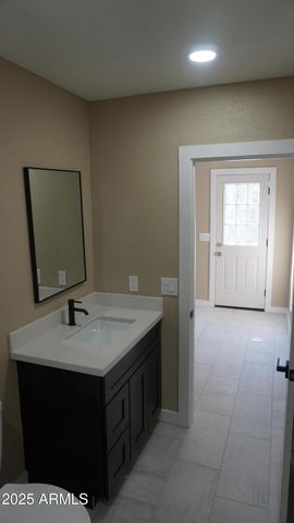 1044 E Whitton Avenue back, Phoenix, AZ 85014