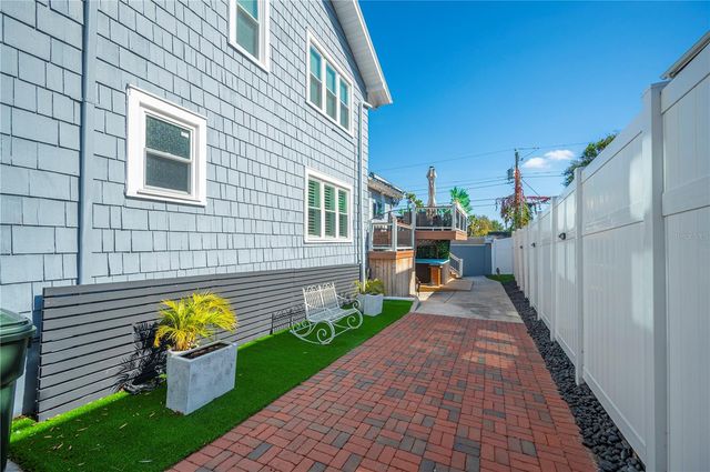 2214 COVENTRY AVENUE, Lakeland, FL 33803