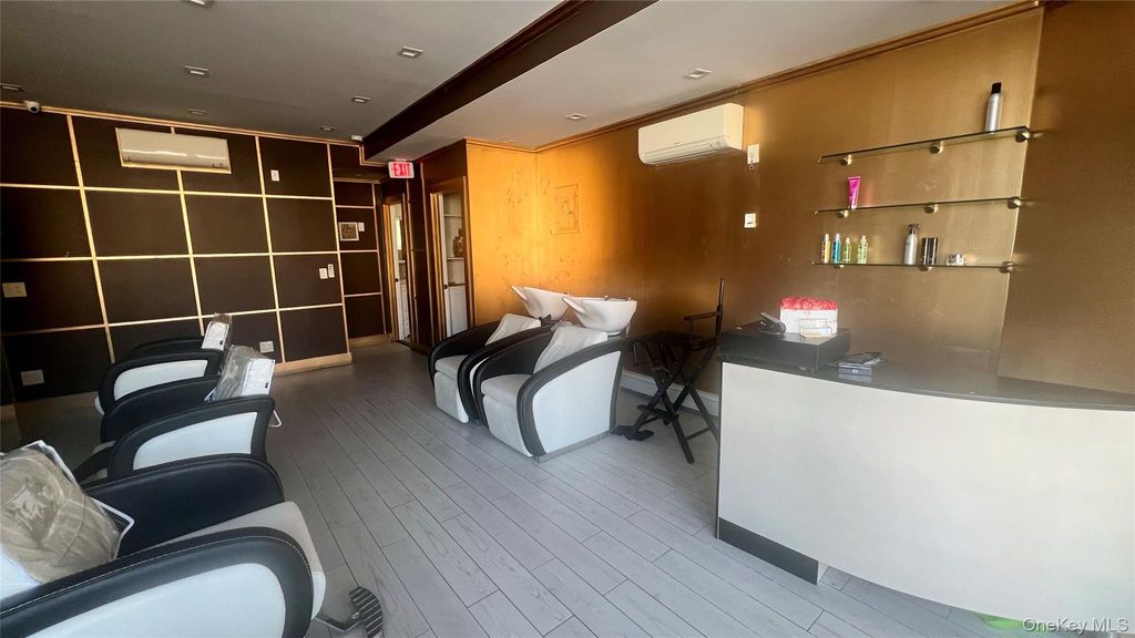 880 Midland Avenue, Yonkers, NY 10704 — photo 2