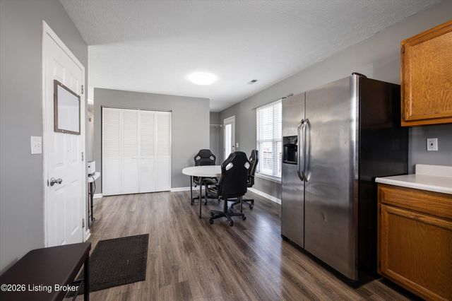 7822 Westbrook Rd, Louisville, KY 40258