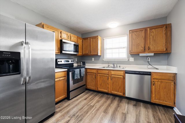 7822 Westbrook Rd, Louisville, KY 40258