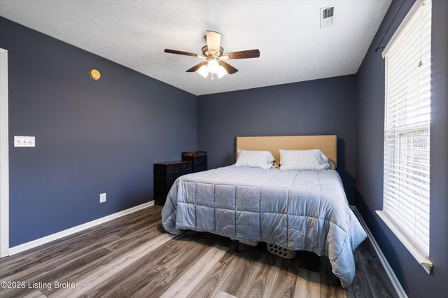 7822 Westbrook Rd, Louisville, KY 40258