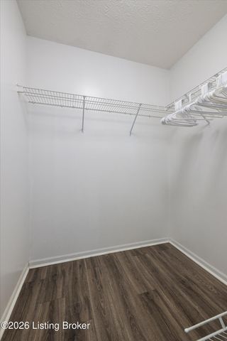 7822 Westbrook Rd, Louisville, KY 40258