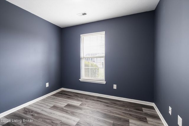 7822 Westbrook Rd, Louisville, KY 40258