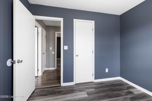 7822 Westbrook Rd, Louisville, KY 40258