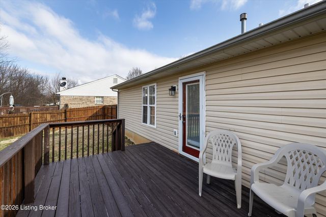 7822 Westbrook Rd, Louisville, KY 40258