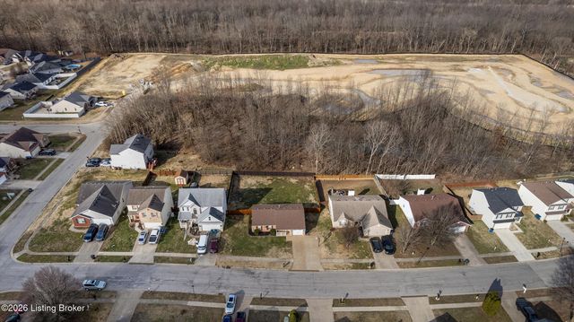 7822 Westbrook Rd, Louisville, KY 40258