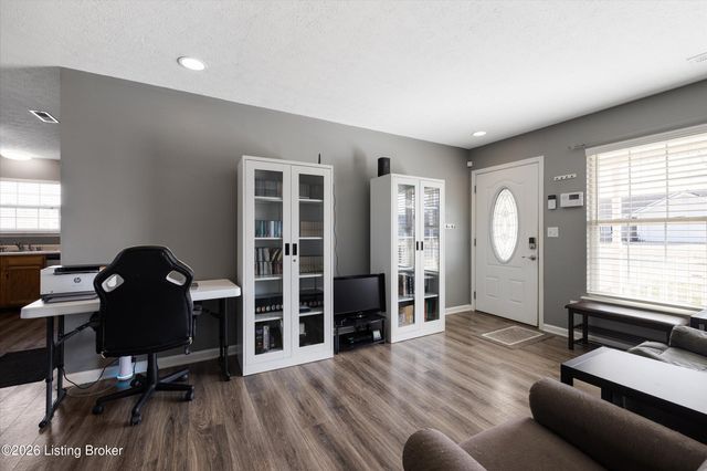 7822 Westbrook Rd, Louisville, KY 40258