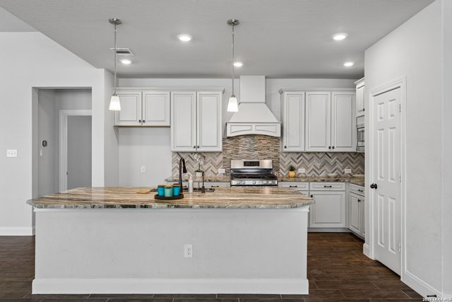 10833 Bango Farms, San Antonio, TX 78254