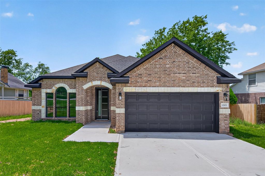 12431 Green Ridge Drive, Willis, TX 77318