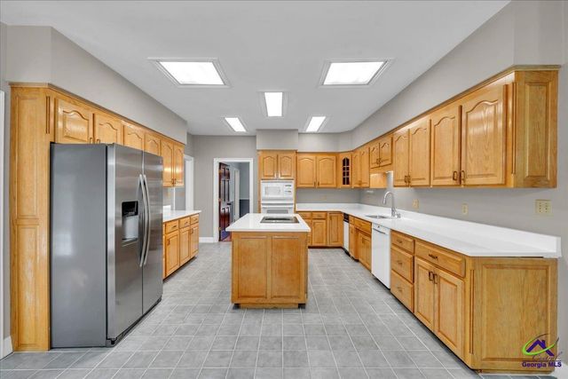 98 beverly Drive, Bonaire, GA 31005