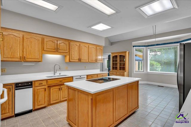 98 beverly Drive, Bonaire, GA 31005