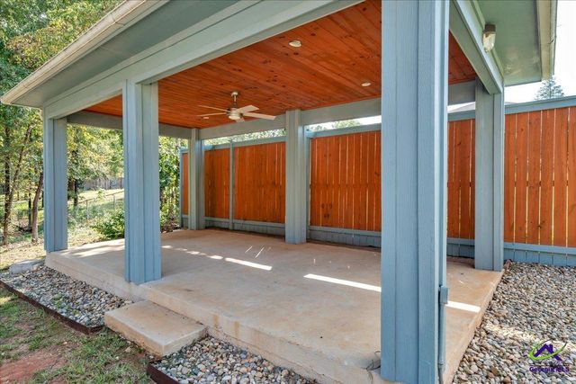 98 beverly Drive, Bonaire, GA 31005