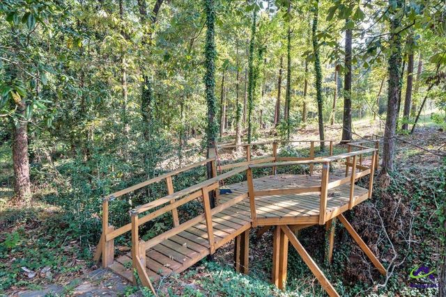 98 beverly Drive, Bonaire, GA 31005