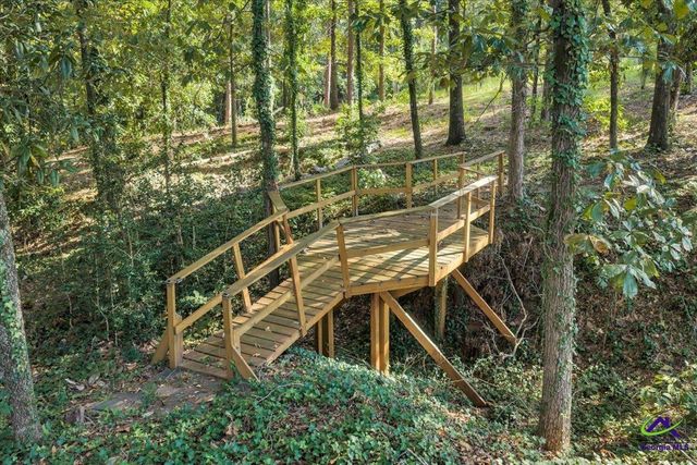 98 beverly Drive, Bonaire, GA 31005