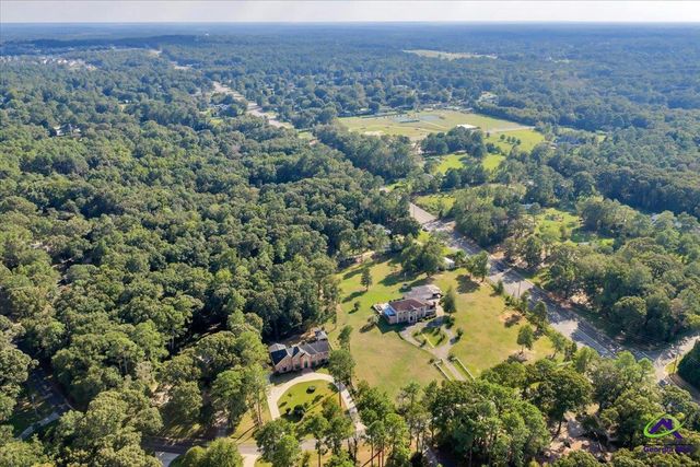 98 beverly Drive, Bonaire, GA 31005