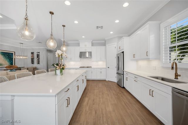 3273 Belon LN, Naples, FL 34114