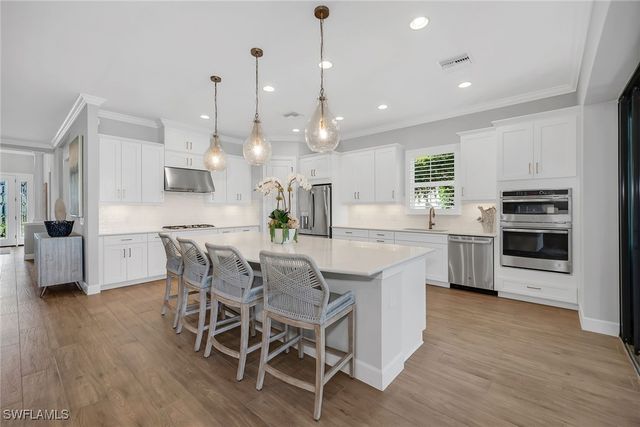 3273 Belon LN, Naples, FL 34114