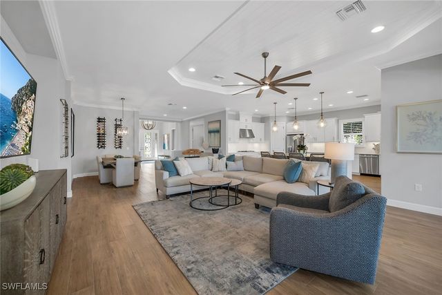 3273 Belon LN, Naples, FL 34114