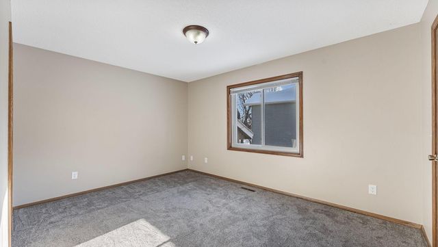 16407 Griffon Trail, Lakeville, MN 55044