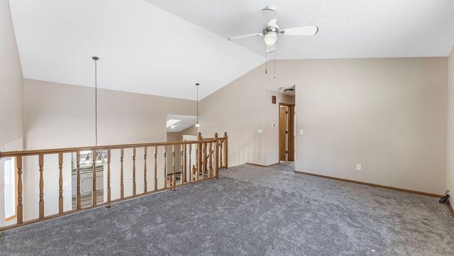 16407 Griffon Trail, Lakeville, MN 55044