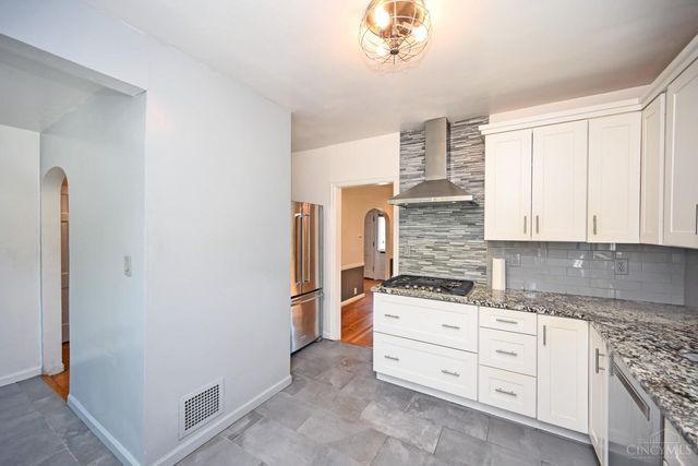 1096 Sunnyslope Drive, Cincinnati, OH 45229